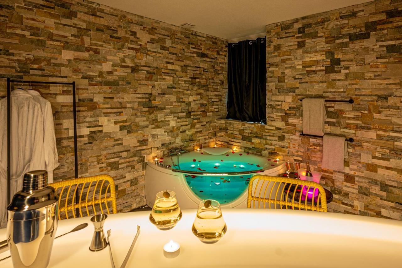 Cocon Relax - Jacuzzi - Cinema Apartment มงเบลียาร์ ภายนอก รูปภาพ