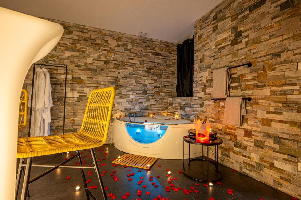 Cocon Relax - Jacuzzi - Cinema Apartment มงเบลียาร์ ภายนอก รูปภาพ